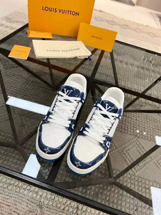 Picture of Louis Vuitton Shoes _SKULVsz38-45jyh090615065